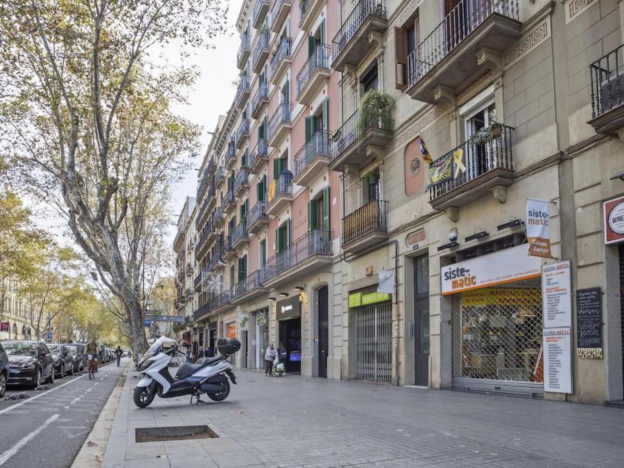 ¡Apartamento En El Centro De Barcelona! Dış mekan fotoğraf