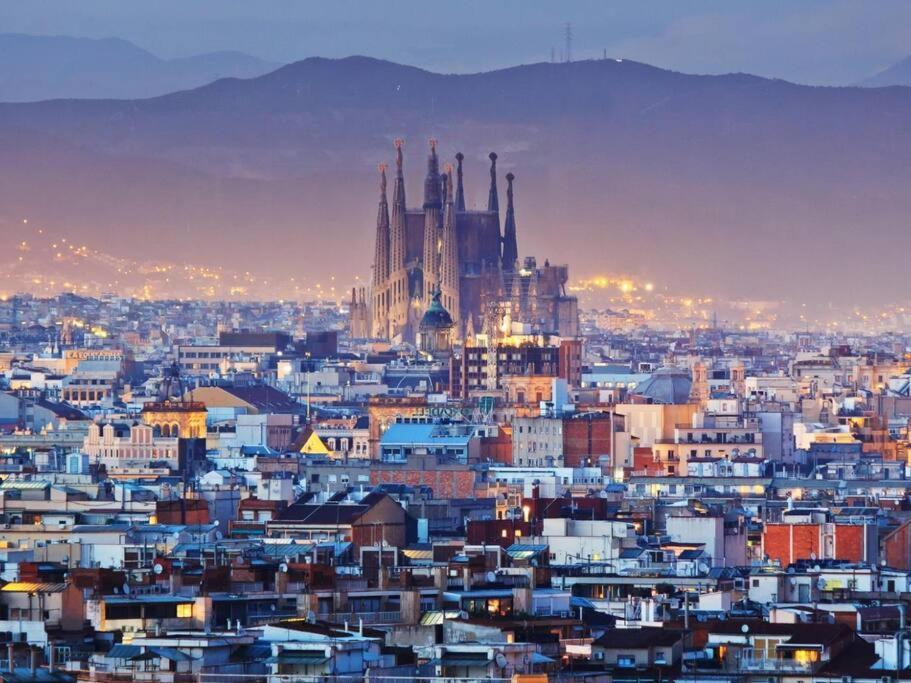 ¡Apartamento En El Centro De Barcelona! Dış mekan fotoğraf